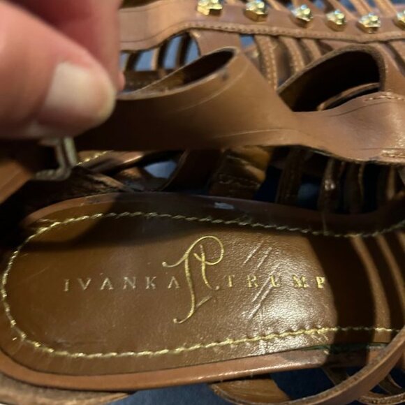Ivanka Trump Leather 9M 3" Strappy Heel - Picture 6 of 6